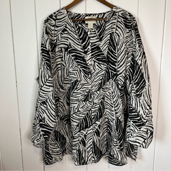 Cynthia Rowley Tops - Cynthia Rowley 100% Linen Black and White Palm Print Tunic Top. Size 3X.